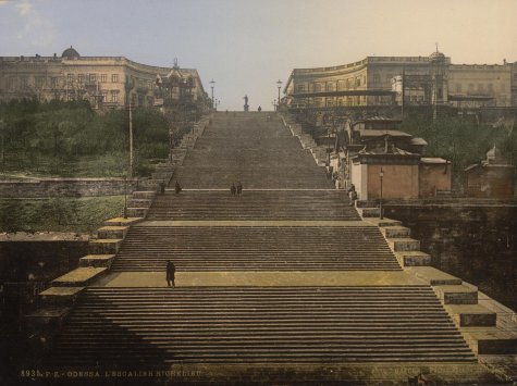 Гортаємо сторінки минулого Одеси разом: Монументальний вхід до морської столиці